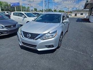 Used 2017 Nissan Altima 2.5 SV image 1
