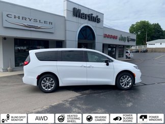 New 2026 Chrysler Pacifica Select image 1