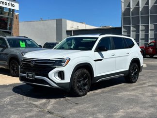 New 2025 Volkswagen Atlas Peak Edition SE image 1