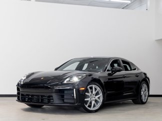 New 2025 Porsche Panamera 4 image 1