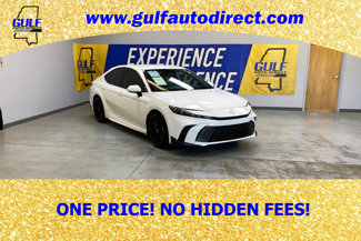 Used 2025 Toyota Camry SE image 1