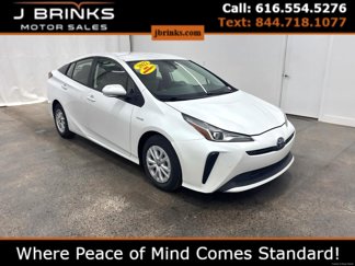 Used 2022 Toyota Prius LE image 1