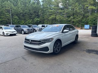 Used 2023 Volkswagen Jetta SE image 1