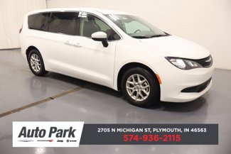 Used 2023 Chrysler Voyager LX image 1