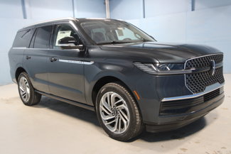 New 2025 Lincoln Navigator Reserve image 1