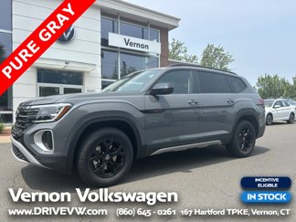 New 2025 Volkswagen Atlas Peak Edition SE image 1