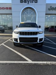 New 2025 Jeep Grand Cherokee L Laredo image 1