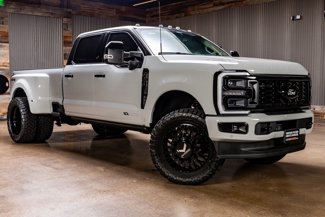 Used 2025 Ford F350 Platinum image 1