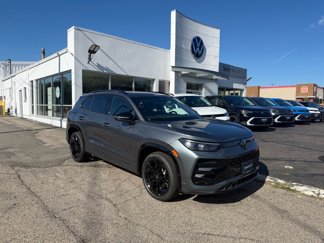 New 2025 Volkswagen Tiguan SE R-Line image 1