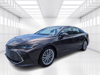 Used 2019 Toyota Avalon Limited image 1