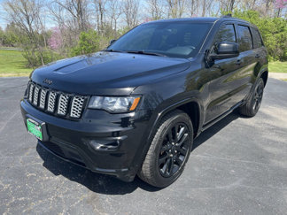 Used 2017 Jeep Grand Cherokee Altitude image 1