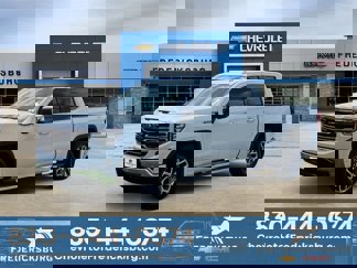 New 2025 GMC Sierra 1500 SLT image 1