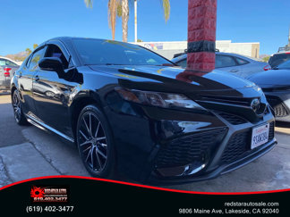 Used 2022 Toyota Camry SE image 1