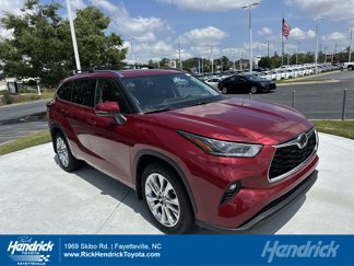 Certified 2023 Toyota Highlander Limited image 1