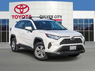 Used 2025 Toyota RAV4 XLE image 1