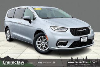 Used 2023 Chrysler Pacifica Touring-L image 1