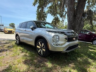 New 2025 Mitsubishi Outlander SE image 1