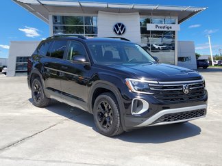 New 2025 Volkswagen Atlas Peak Edition SE image 1