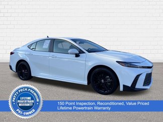 Used 2025 Toyota Camry SE image 1