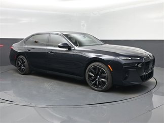 Used 2025 BMW 740i image 1