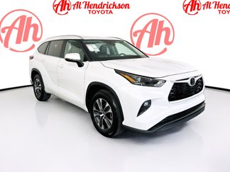 Used 2024 Toyota Highlander XLE image 1