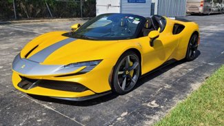 Used 2023 Ferrari SF90 Spider image 1