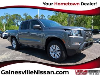 Used 2022 Nissan Frontier SV image 1