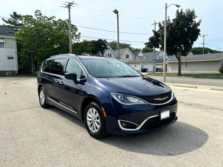Used 2019 Chrysler Pacifica Touring-L image 1