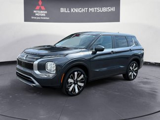 New 2025 Mitsubishi Outlander SE image 1