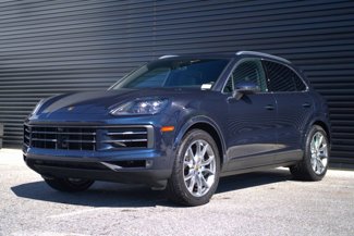 Certified 2024 Porsche Cayenne image 1
