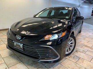 Used 2024 Toyota Camry LE image 1