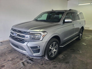 Used 2023 Ford Expedition Limited image 1