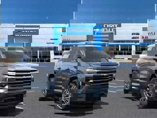 New 2025 Chevrolet Traverse LT image 1