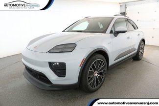 Used 2025 Porsche Macan Electric w/ Premium Package image 1