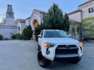 Used 2015 Toyota 4Runner SR5 image 1