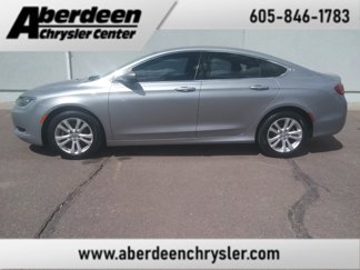 Used 2015 Chrysler 200 Limited w/ Convenience Group image 1