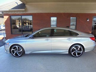 Used 2022 Honda Accord Sport image 1