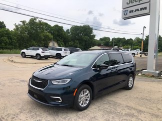 New 2025 Chrysler Pacifica Select image 1