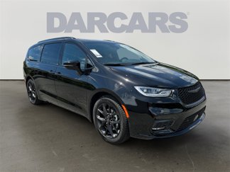New 2026 Chrysler Pacifica Limited image 1
