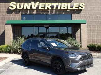 Used 2021 Toyota RAV4 LE image 1
