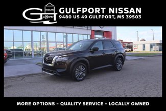 New 2025 Nissan Pathfinder SL image 1