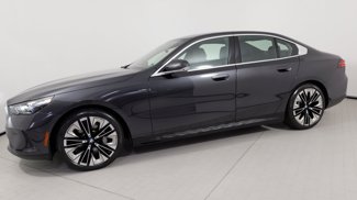 Used 2025 BMW 530i xDrive image 1
