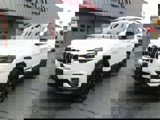 Used 2023 Jeep Cherokee Altitude Lux image 1