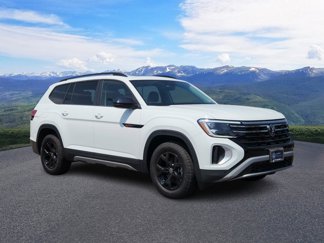 Used 2025 Volkswagen Atlas Peak Edition SE image 1