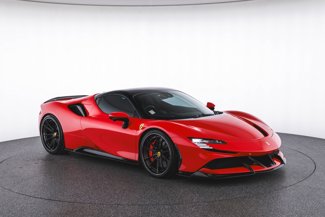 Used 2023 Ferrari SF90 Spider image 1