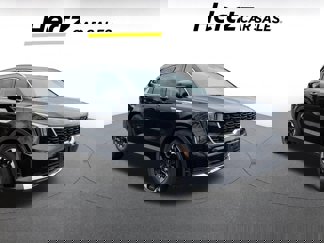 Used 2024 Kia Sorento S image 1