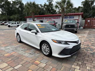 Used 2021 Toyota Camry LE image 1