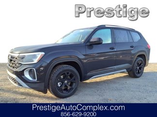 New 2025 Volkswagen Atlas Peak Edition SE image 1