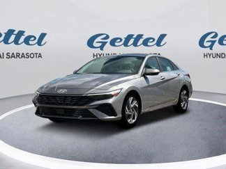 New 2025 Hyundai Elantra SEL image 1