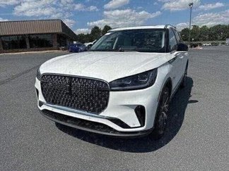 New 2025 Lincoln Aviator Reserve w/ Equipment Group 201A image 1
